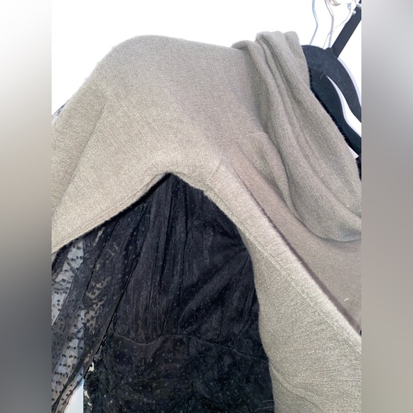 TOBI Off the Shoulder Bodycon Sweater Knit Dress - Picture 10 of 10